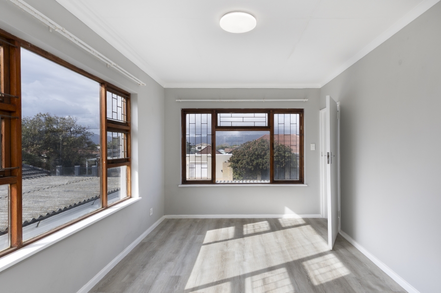To Let 4 Bedroom Property for Rent in Lochnerhof Western Cape
